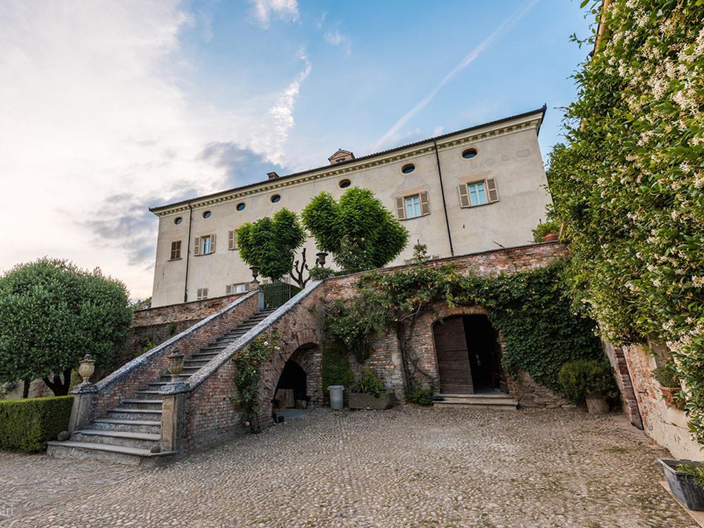 Castello Di Coazzolo Bed and Breakfast Neive Exteriör bild