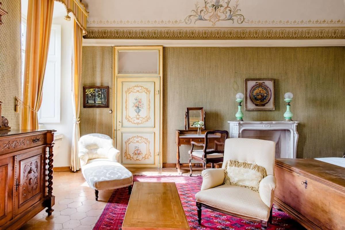 Castello Di Coazzolo Bed and Breakfast Neive Rum bild