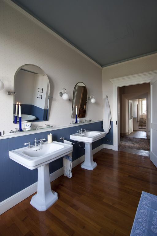 Castello Di Coazzolo Bed and Breakfast Neive Rum bild